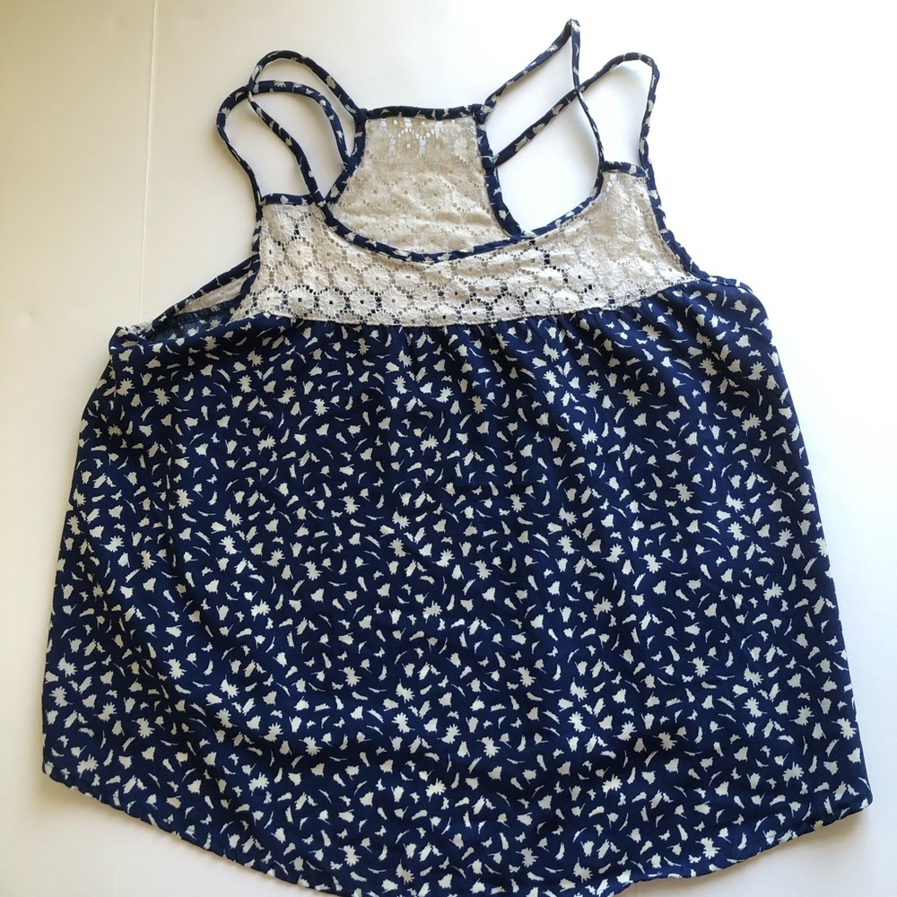 EM Sleeveless Top Size Small Blue Floral Lace Race